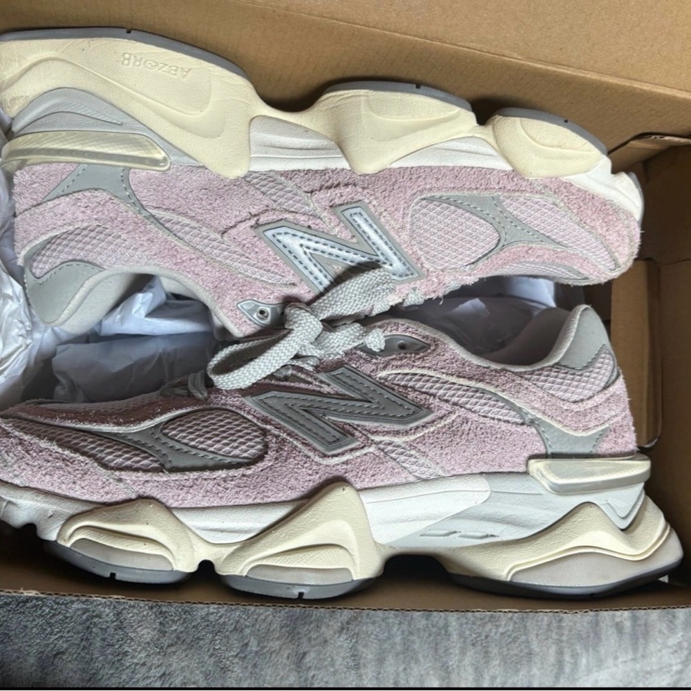 New Balance Women's Sneakers in Pink and Cream